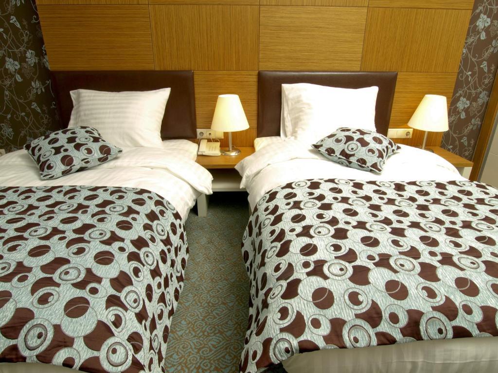 Grand Nur Plaza Hotel Aktav Oda fotoğraf