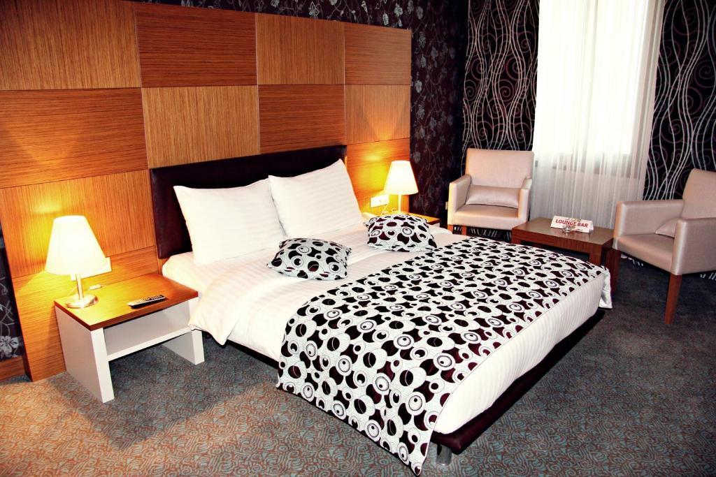 Grand Nur Plaza Hotel Aktav Oda fotoğraf