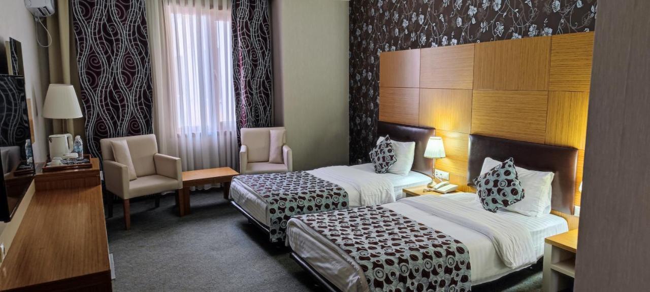 Grand Nur Plaza Hotel Aktav Dış mekan fotoğraf