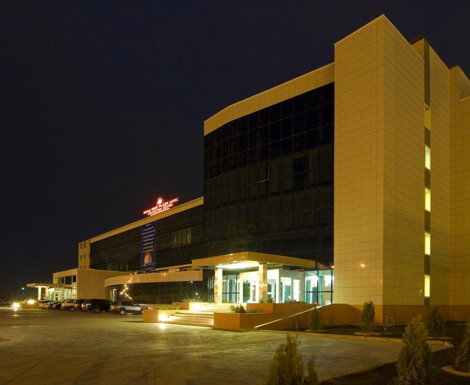 Grand Nur Plaza Hotel Aktav Dış mekan fotoğraf