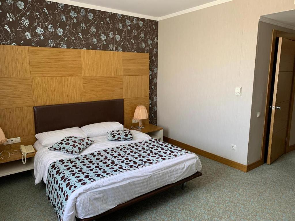 Grand Nur Plaza Hotel Aktav Dış mekan fotoğraf