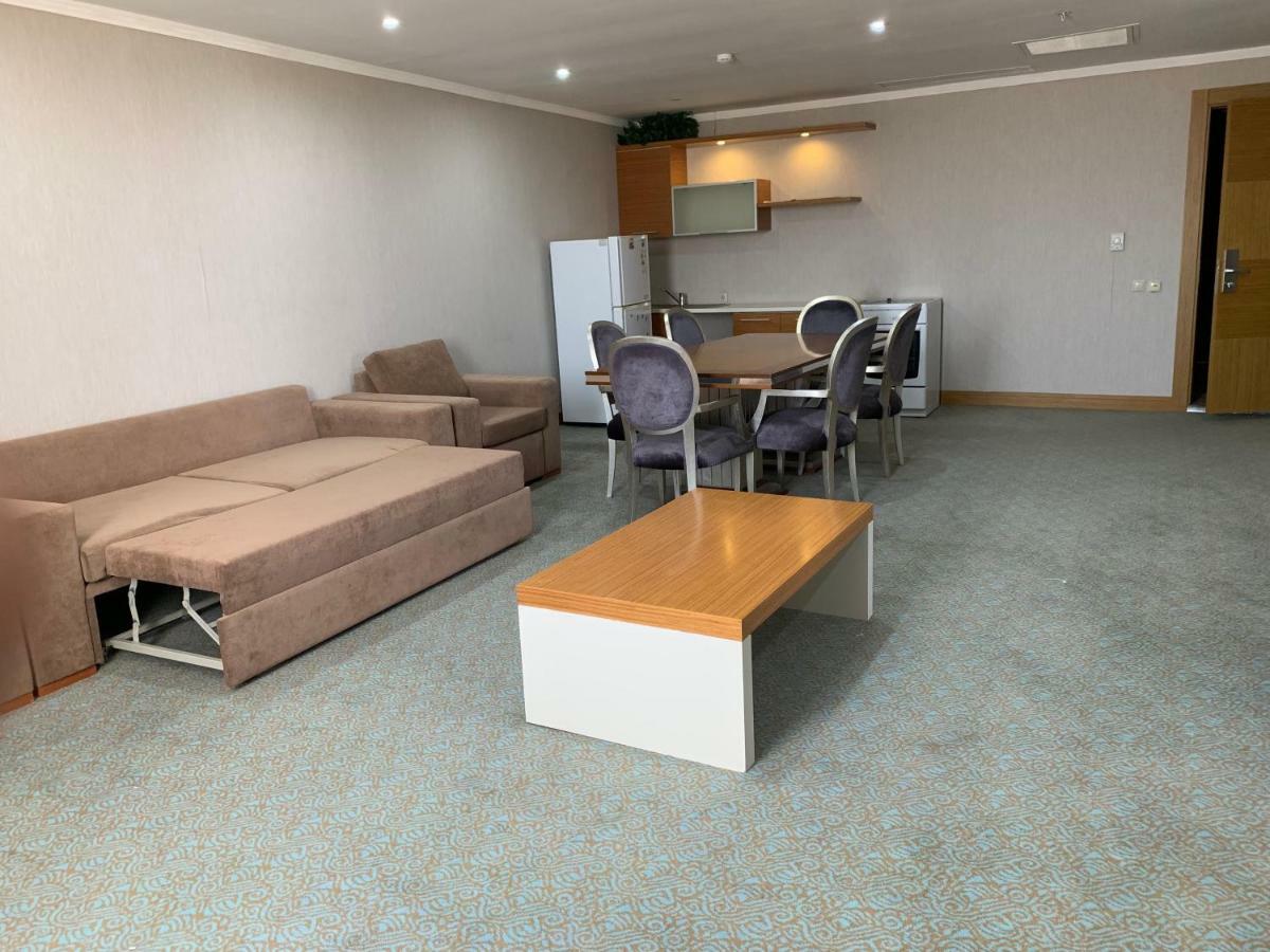 Grand Nur Plaza Hotel Aktav Dış mekan fotoğraf